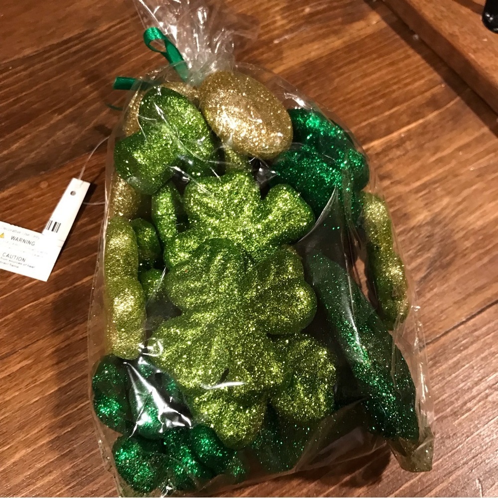 🍀St. Patrick’s Glitter Bowl Filler